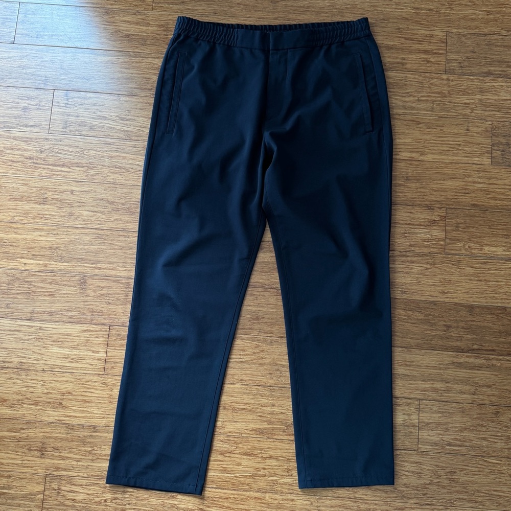 Theory Men’s Cropped Tailored Pants, Medium